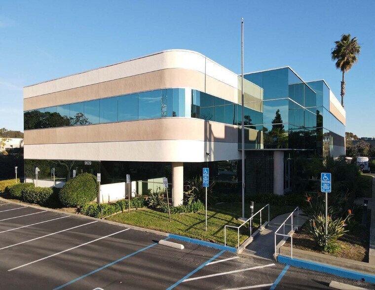 9609 Waples St, San Diego, CA à louer - Photo de l’immeuble – Image 2 sur 7