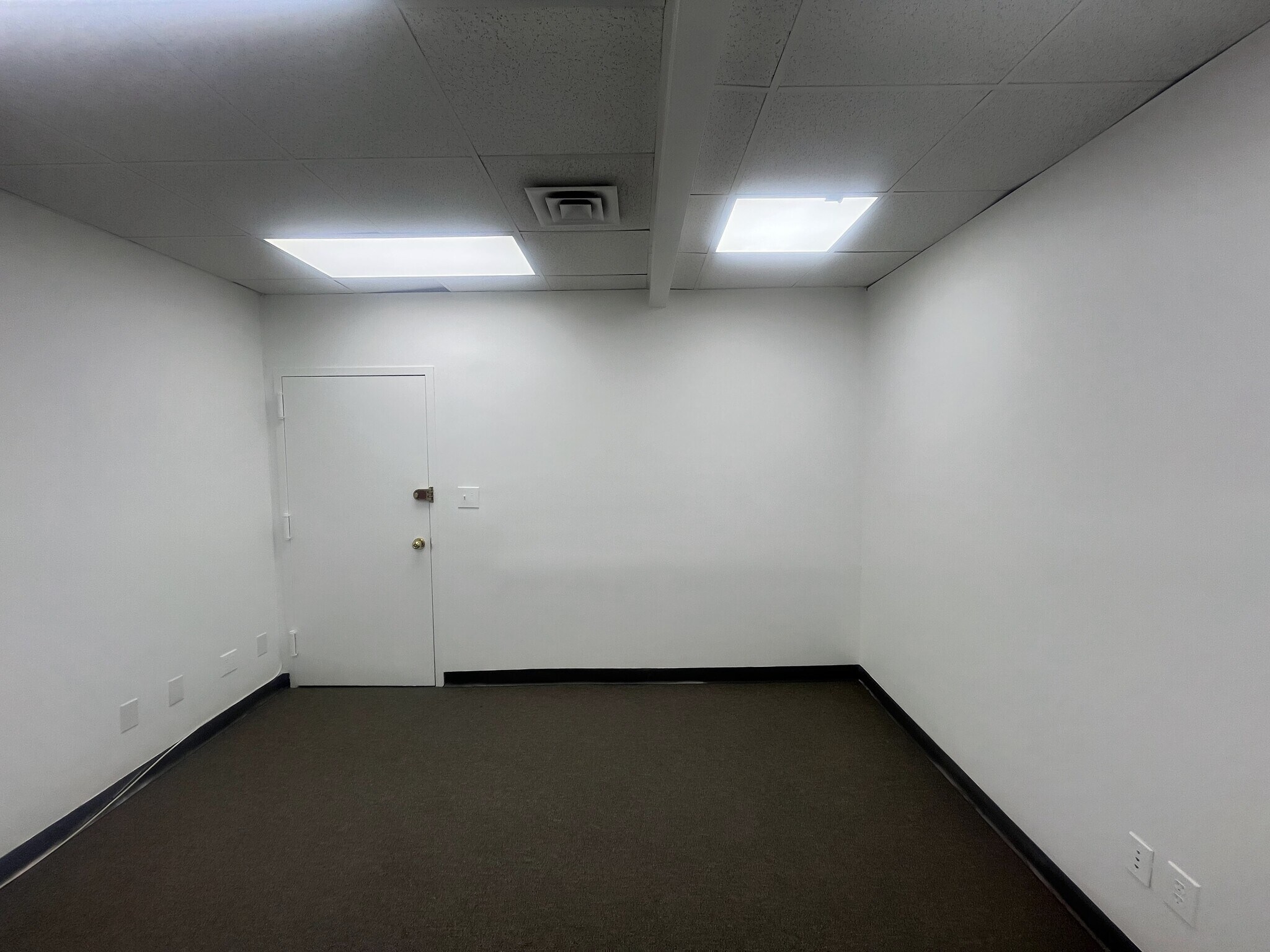 72-32 Broadway, Jackson Heights, NY à louer Photo intérieure– Image 1 sur 2