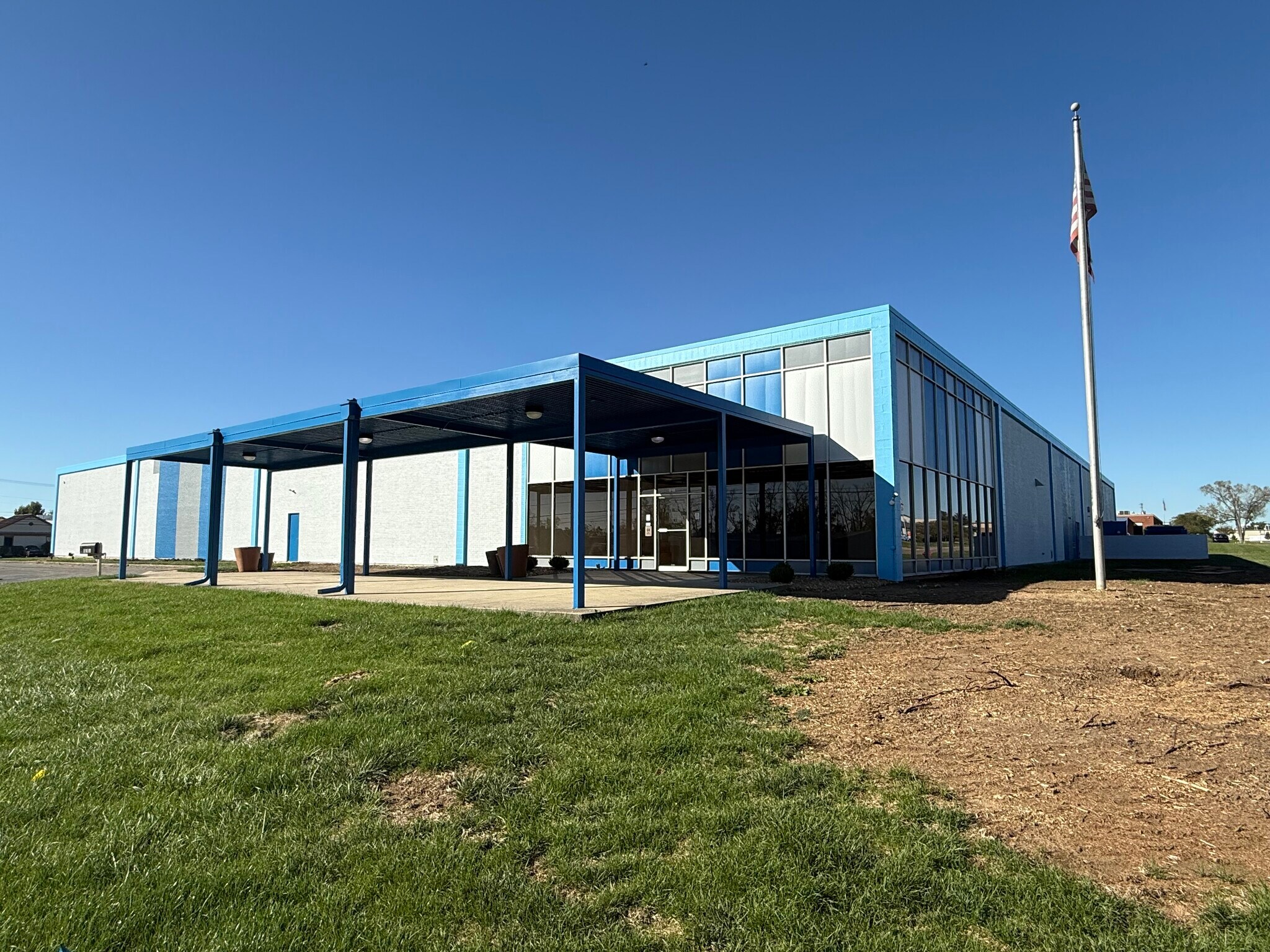 815 S Brown School Rd, Vandalia, OH à louer Photo de l’immeuble– Image 1 sur 7