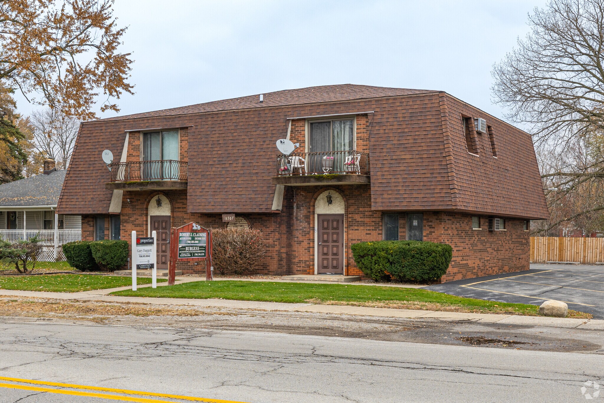 18707 Burnham Ave, Lansing, IL à vendre Photo principale– Image 1 sur 27