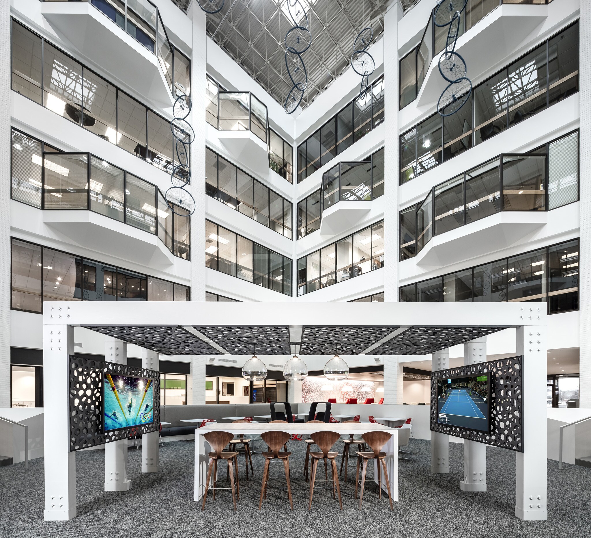 1665 Utica Ave S, Saint Louis Park, MN à louer Photo principale– Image 1 sur 30