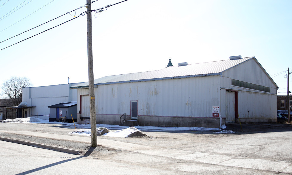 124 Owen Sound St, Mono, ON à louer - Photo de l’immeuble – Image 3 sur 4