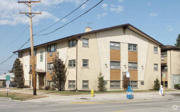 7538 W Lawrence Ave, Harwood Heights, IL à vendre - Photo principale – Image 1 sur 19