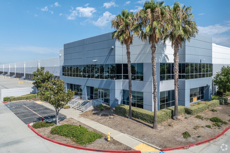 11650 Venture Dr, Jurupa Valley, CA à louer - Photo de l’immeuble – Image 3 sur 12