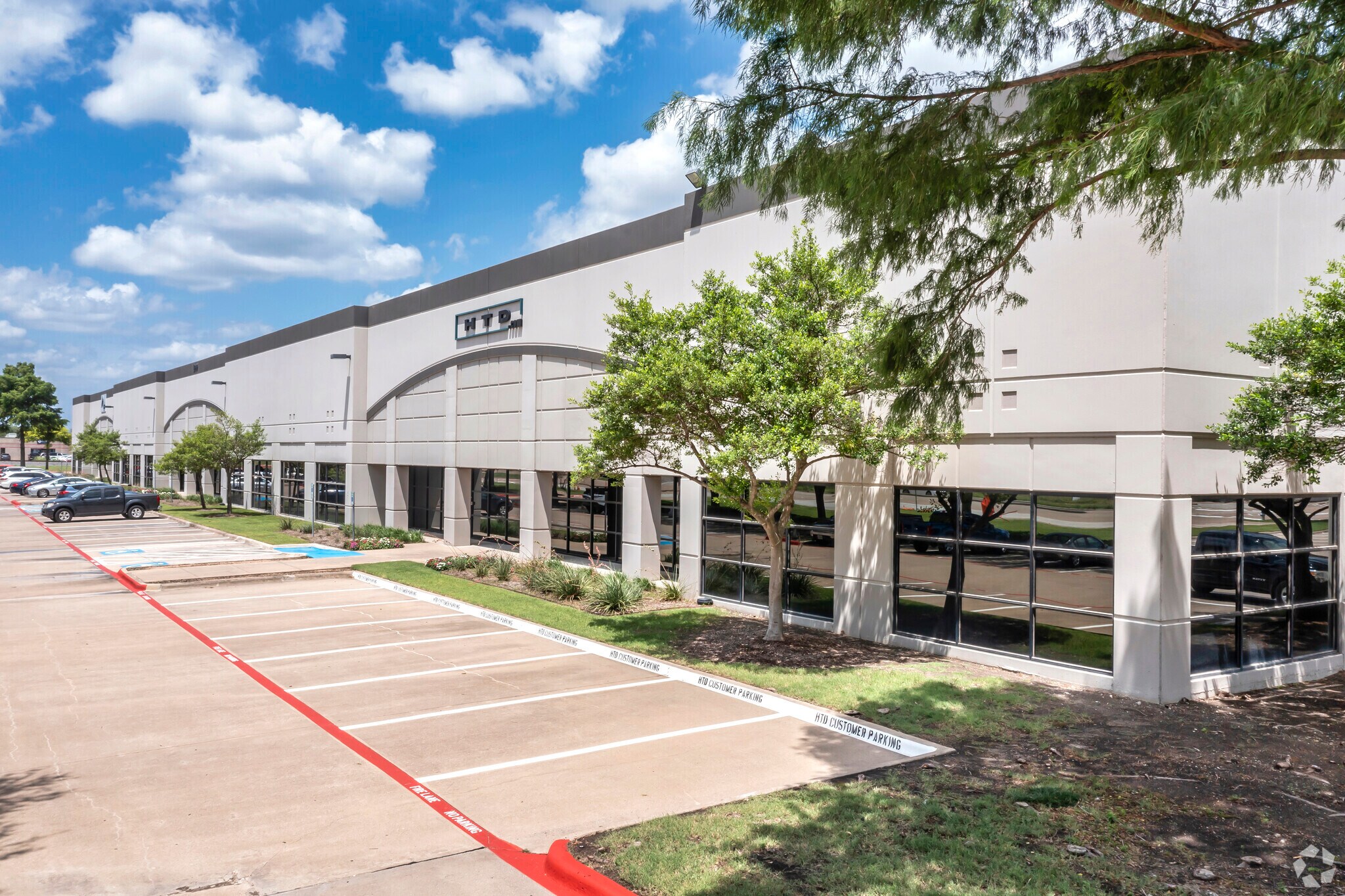 1000 Shiloh Rd, Plano, TX à louer Photo de l’immeuble– Image 1 sur 13
