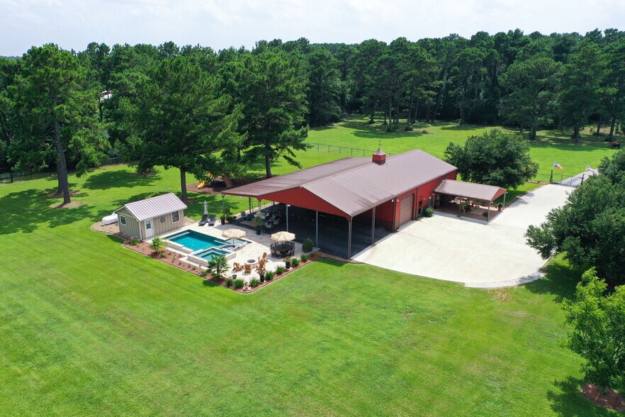 550 County Road 2267, Cleveland, TX à vendre - Photo de l’immeuble – Image 2 sur 90