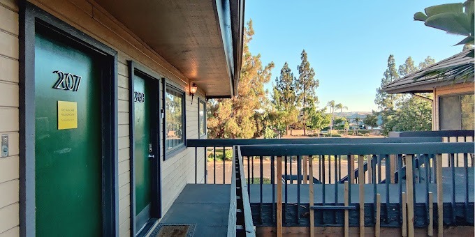 1305 W Arrow Hwy, San Dimas, CA à louer Photo intérieure– Image 1 sur 5
