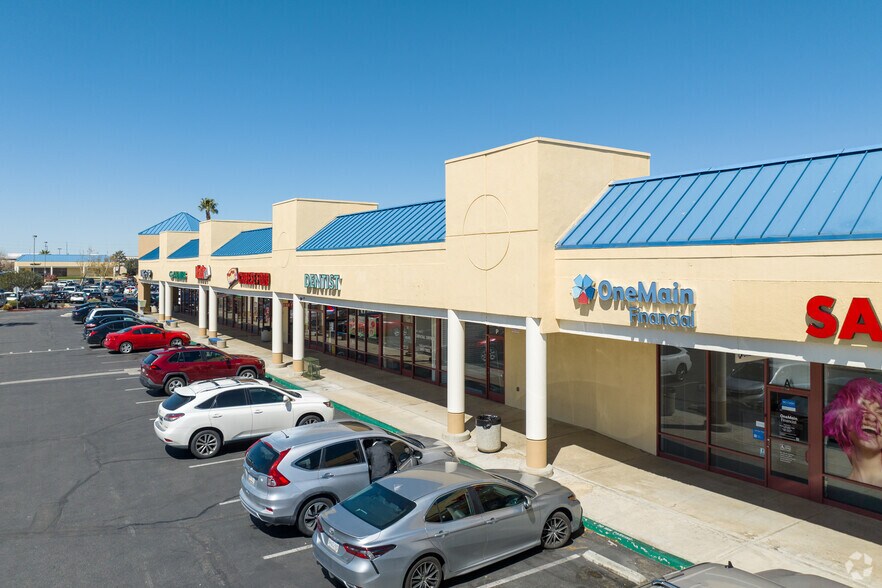 17100 Bear Valley Rd, Victorville, CA à louer - Photo de l’immeuble – Image 2 sur 15