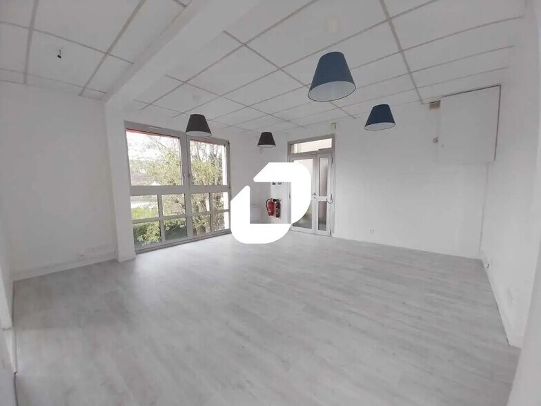 31 Avenue Du Manet, Montigny-le-Bretonneux à louer - Photo intérieure – Image 2 sur 10