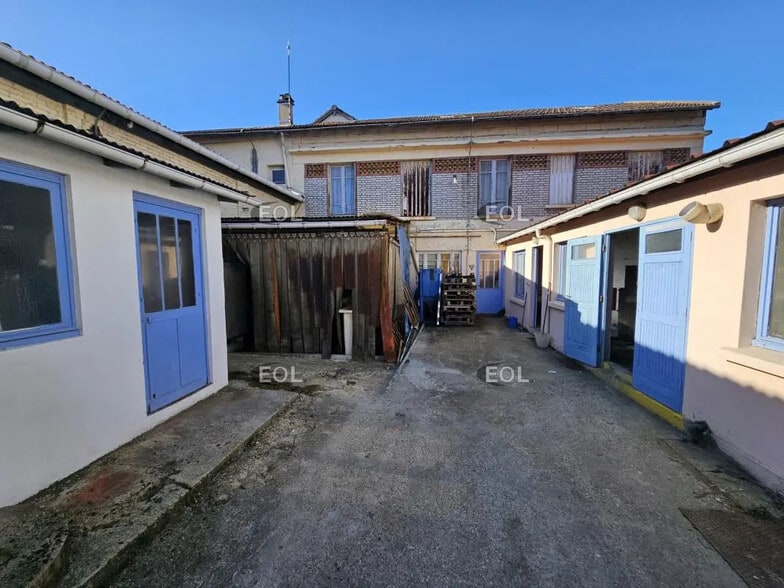 Local d'activités dans Alfortville à vendre - Photo de l’immeuble – Image 2 sur 17