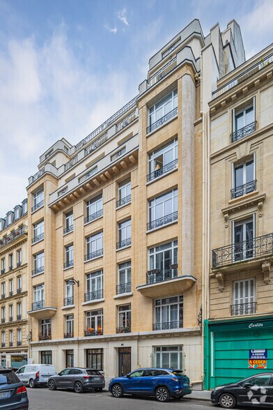 48 Rue De La Bienfaisance, Paris à vendre - Photo de l’immeuble – Image 2 sur 5