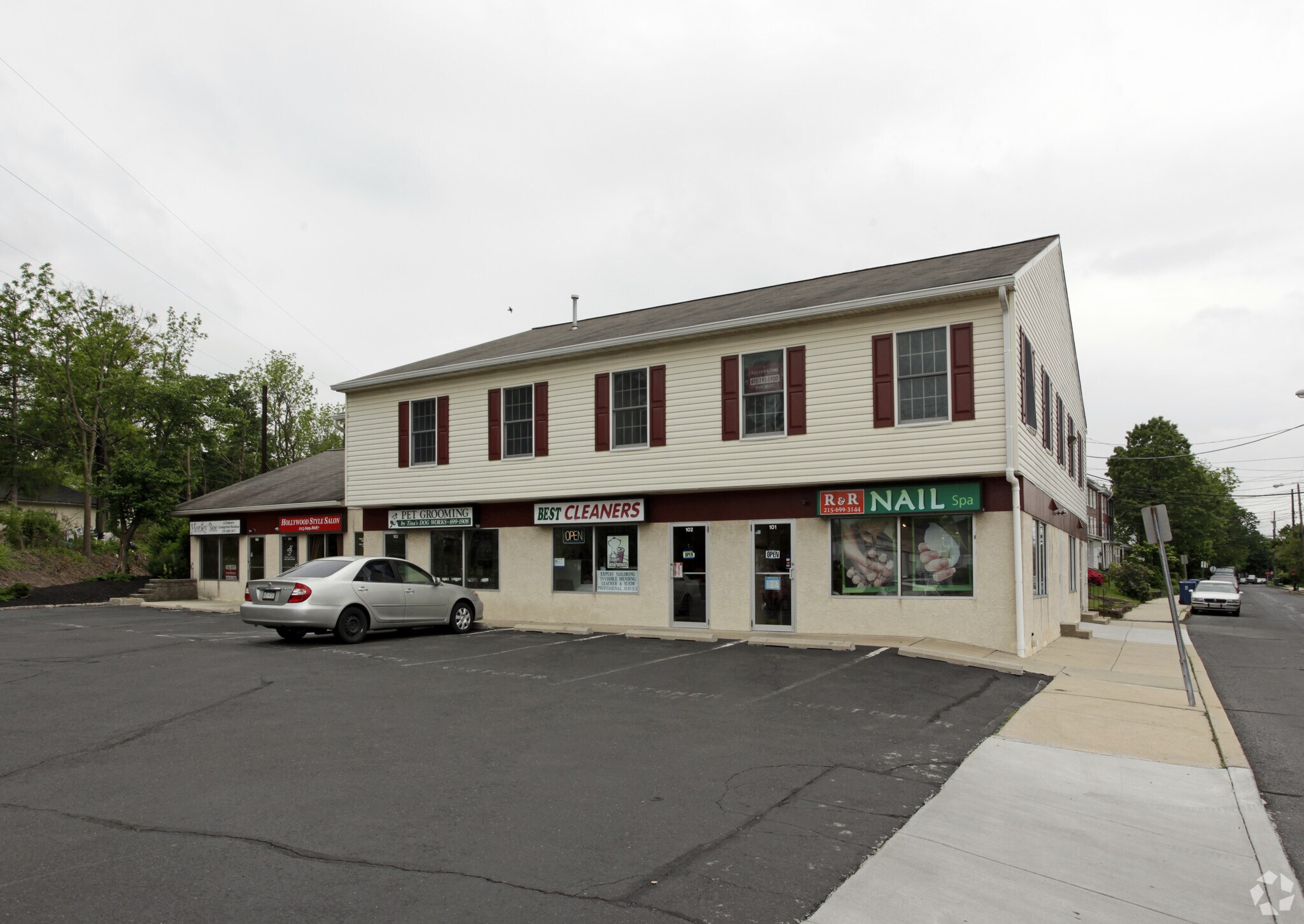 115 W Montgomery Ave, North Wales, PA à louer Photo principale– Image 1 sur 10