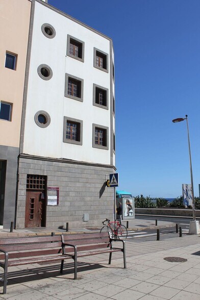 Plaza de Santa Isabel, 8, Las Palmas de Gran Canaria, Las Palmas à louer - Photo de l’immeuble – Image 1 sur 12