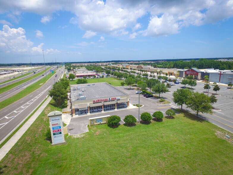 651 Commerce Center Dr, Jacksonville, FL à louer - Photo de l’immeuble – Image 3 sur 10