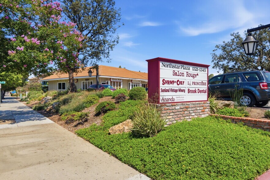 1321-1345 E Thousand Oaks Blvd, Thousand Oaks, CA à louer - Photo de l’immeuble – Image 2 sur 45