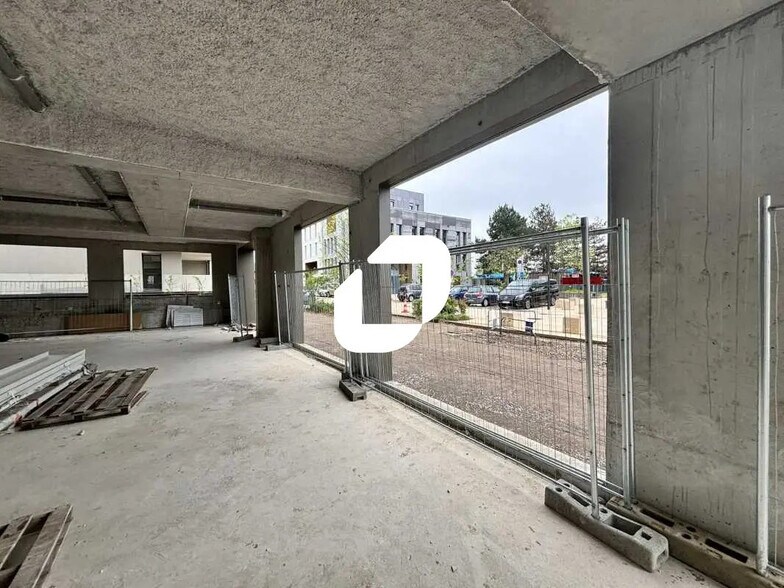 21 Rue Général De Gaulle, Brignais à louer - Photo de l’immeuble – Image 2 sur 8