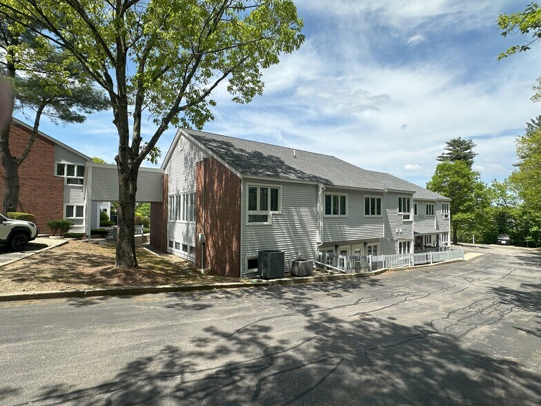 74 Northeastern Blvd, Nashua, NH à vendre - Photo de l’immeuble – Image 3 sur 56