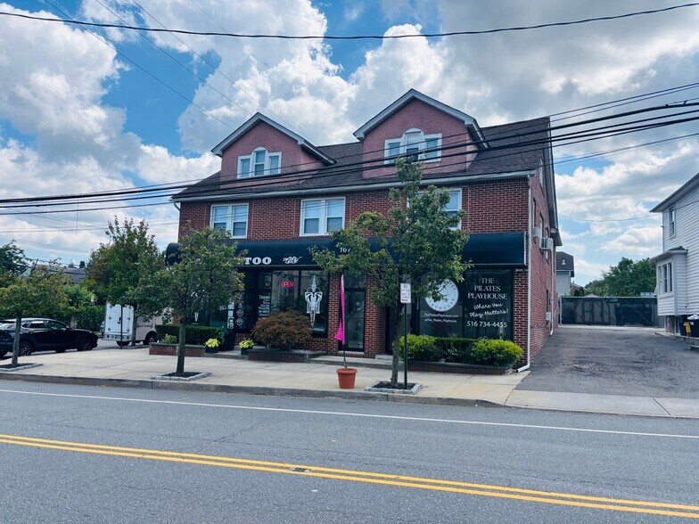 167 Glen Head Rd, Glen Head, NY à louer - Photo de l’immeuble – Image 1 sur 14