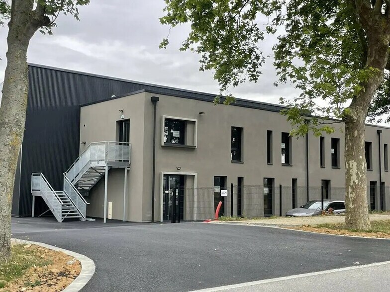 Bureau dans Bretteville-sur-Odon à vendre - Photo de l’immeuble – Image 1 sur 4