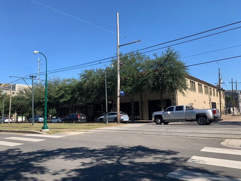 1820 St. Charles Ave, New Orleans, LA à louer - Photo de l’immeuble – Image 2 sur 3