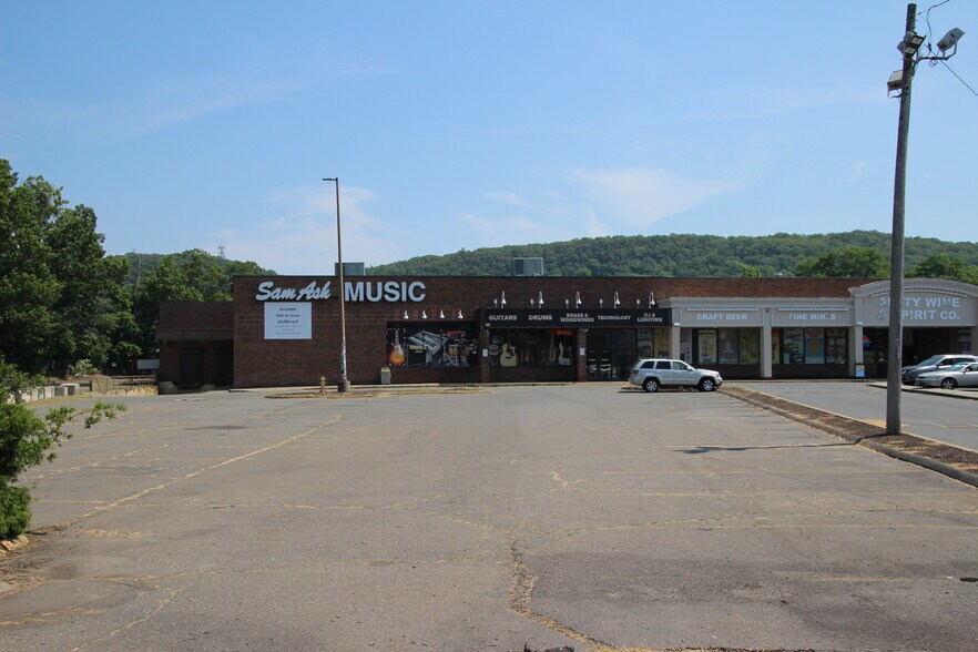 71-95 Amity Rd, New Haven, CT à vendre - Photo de l’immeuble – Image 1 sur 32