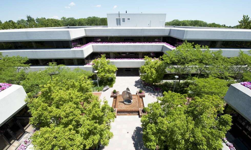 5 International Dr, Rye Brook, NY à louer - Photo de l’immeuble – Image 3 sur 33