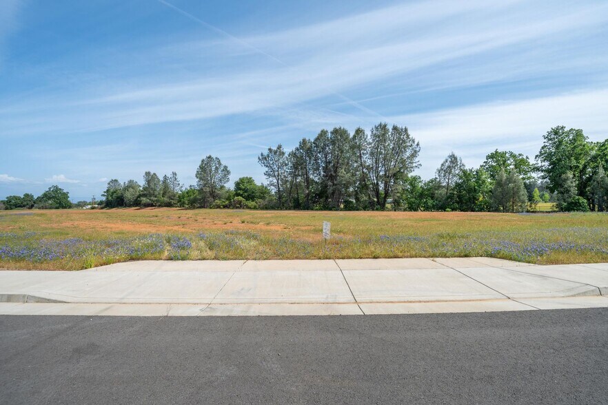 Rancho Industrial Park, Redding, CA à vendre - Photo de l’immeuble – Image 2 sur 4