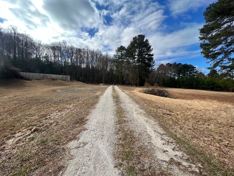 11949 Hogans Aly, Chester, VA à vendre - Photo de l’immeuble – Image 2 sur 6