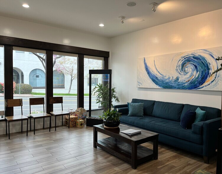 3541 Ocean View Blvd, Glendale, CA à louer - Photo de l’immeuble – Image 3 sur 29