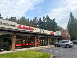 4093 Commercial St SE, Salem, OR à louer Photo de l’immeuble– Image 1 sur 2