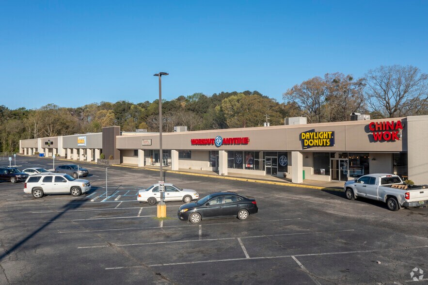 7480 Parkway Dr SW, Leeds, AL à louer - Photo de l’immeuble – Image 1 sur 10