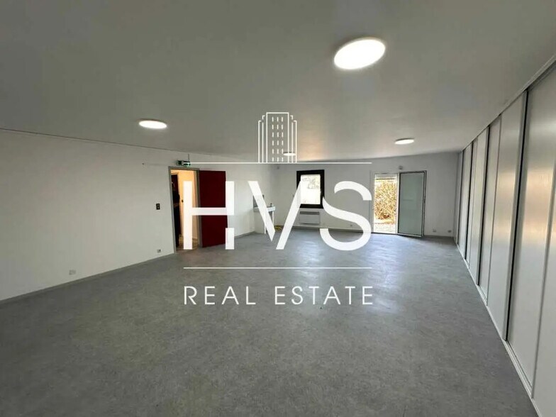 200 Rue Jean De Guiramand, Aix-en-Provence à louer - Photo de l’immeuble – Image 1 sur 11