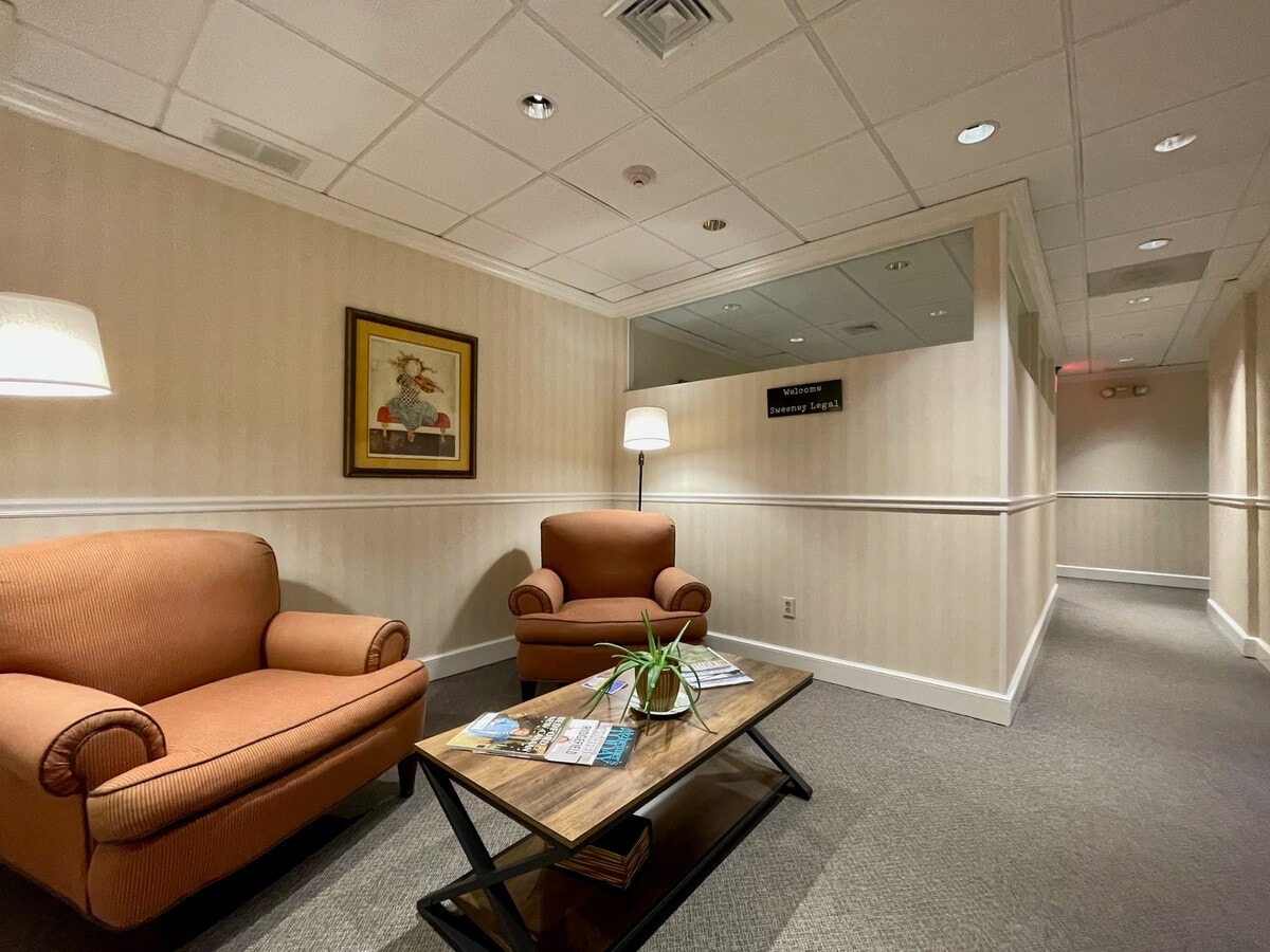 90 Grove St, Ridgefield, CT 06877 - Lot 02 -  - Photo intérieure - Image 1 of 4