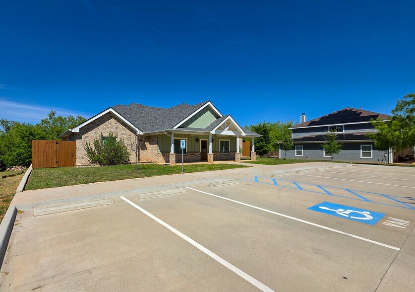 2426 Lincoln Dr, Abilene, TX à vendre - Photo principale – Image 1 sur 4