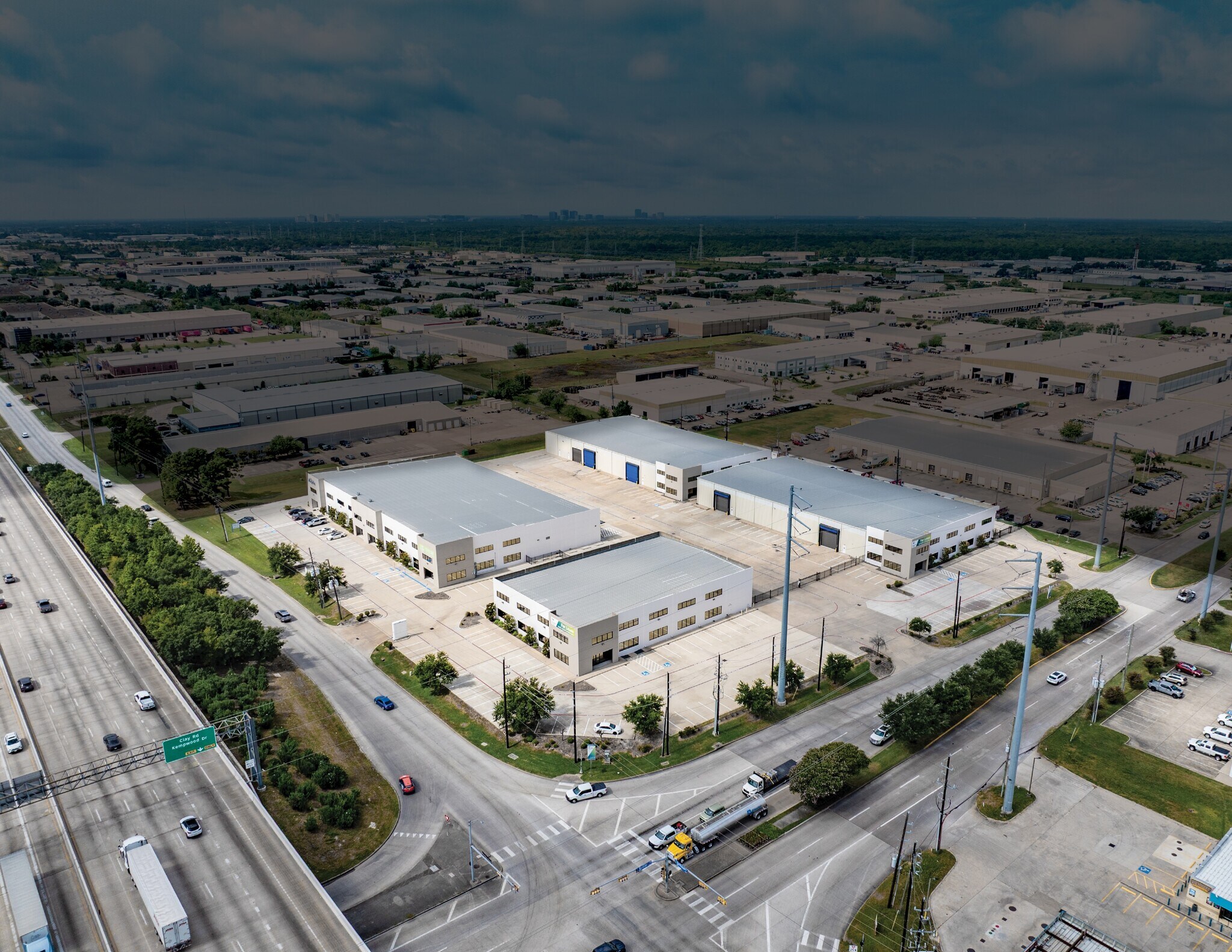 5655 W Sam Houston Pky N, Houston, TX à louer Photo principale– Image 1 sur 25