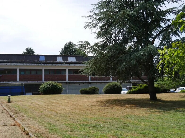 Industriel/Logistique dans Gaillefontaine à vendre - Photo de l’immeuble – Image 1 sur 5