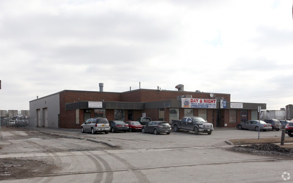 7111 Fir Tree Dr, Mississauga, ON à louer - Photo principale – Image 1 sur 2