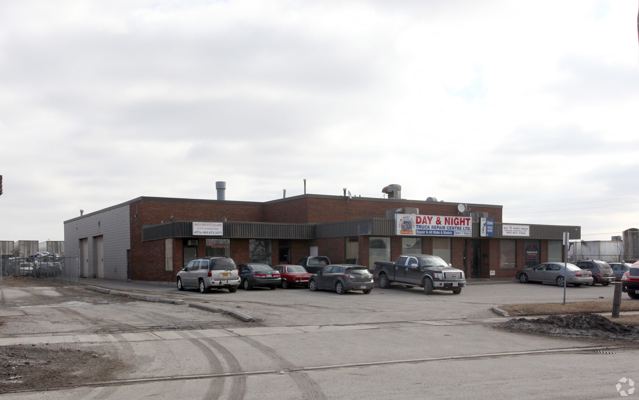 7111 Fir Tree Dr, Mississauga, ON à louer Photo principale– Image 1 sur 3