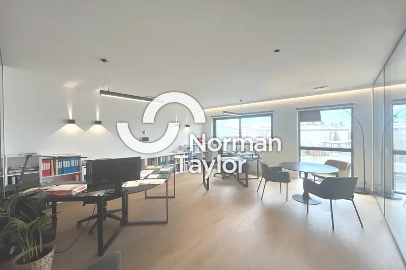 Bureau dans Mauguio à louer Photo de l’immeuble– Image 1 sur 7