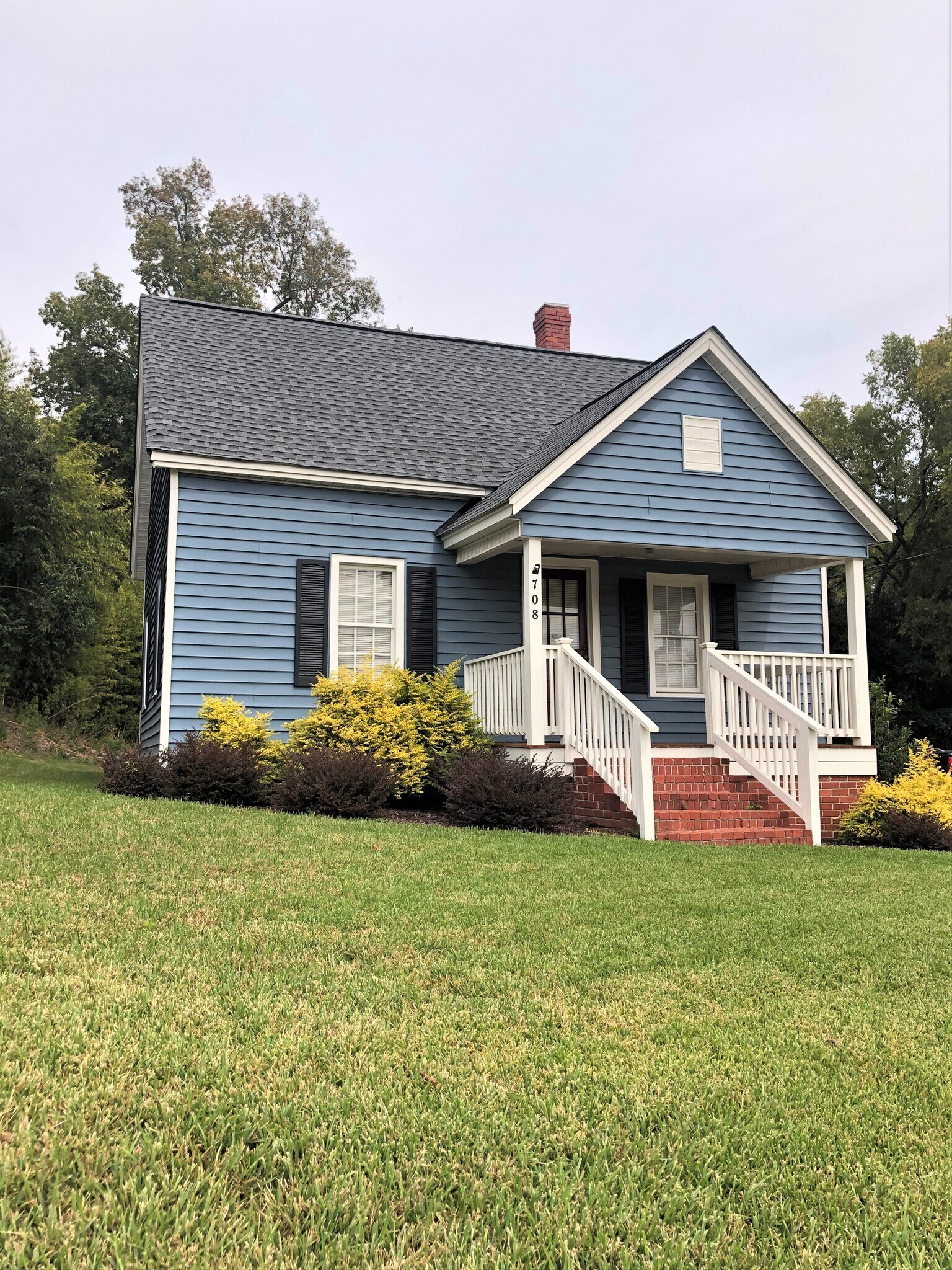 708 E Main St, Lexington, SC à louer Photo principale– Image 1 sur 16