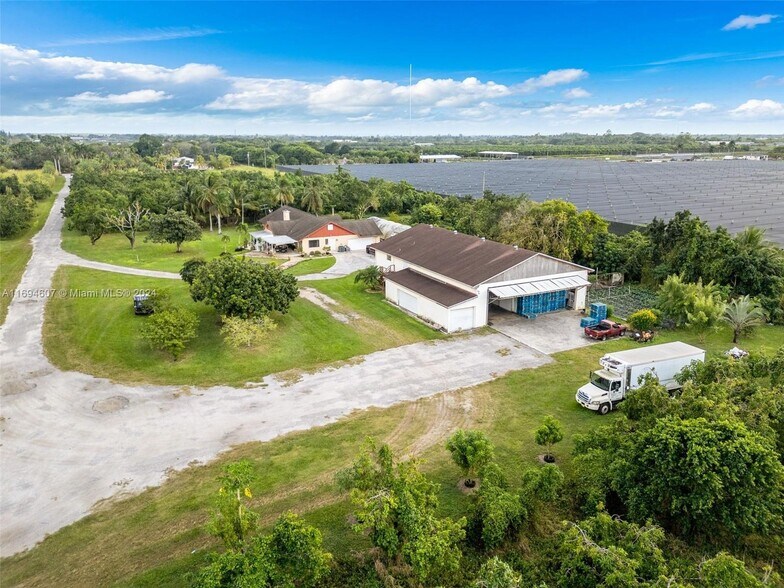 22100 SW 194th Ave, Miami, FL à vendre - Photo de l’immeuble – Image 3 sur 12