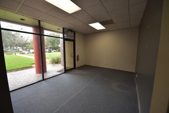 1209 Tech Blvd, Tampa, FL à louer Photo de l’immeuble– Image 1 sur 13