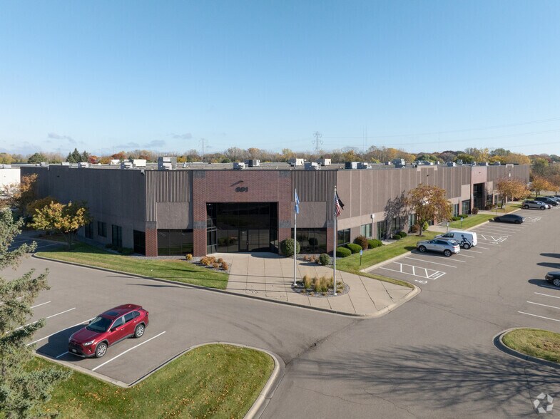 601 Campus Dr, New Brighton, MN à louer - Photo principale – Image 1 sur 10