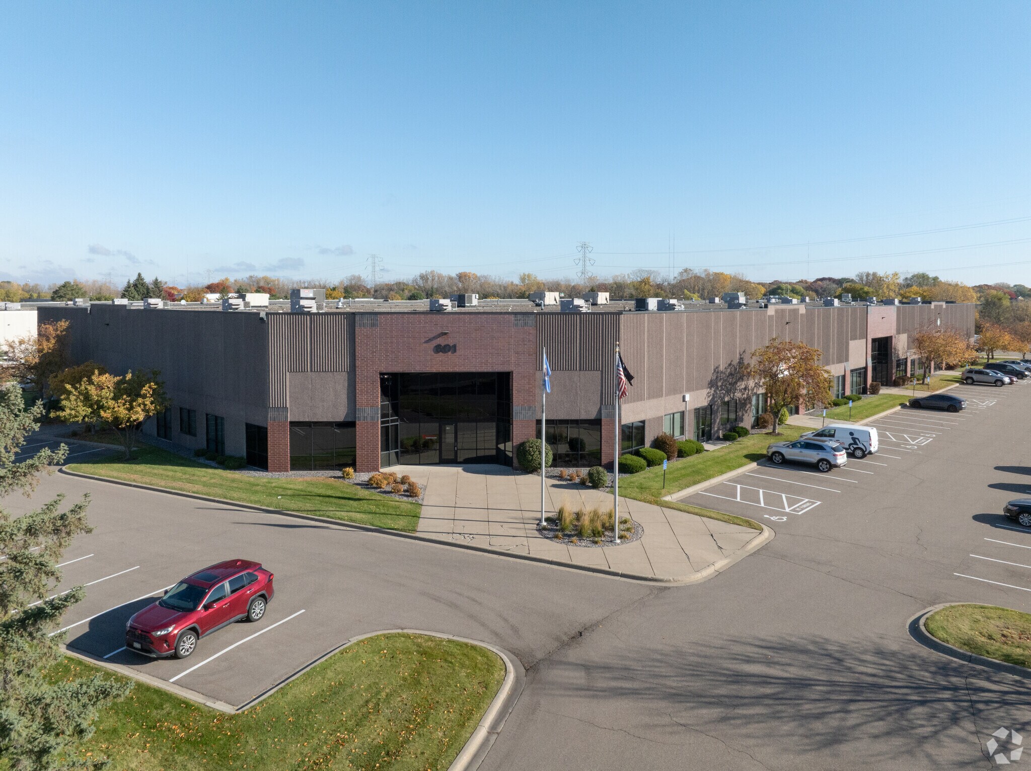 601 Campus Dr, New Brighton, MN à louer Photo principale– Image 1 sur 11