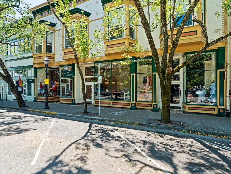 110 Matheson St, Healdsburg, CA à vendre - Photo de l’immeuble – Image 2 sur 63
