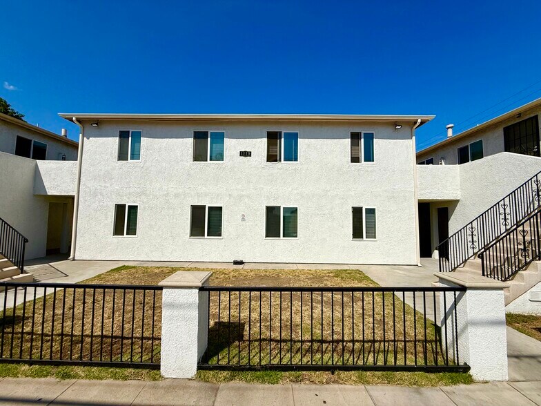 1117-1121 2nd St, San Fernando, CA à vendre - Photo de l’immeuble – Image 3 sur 12