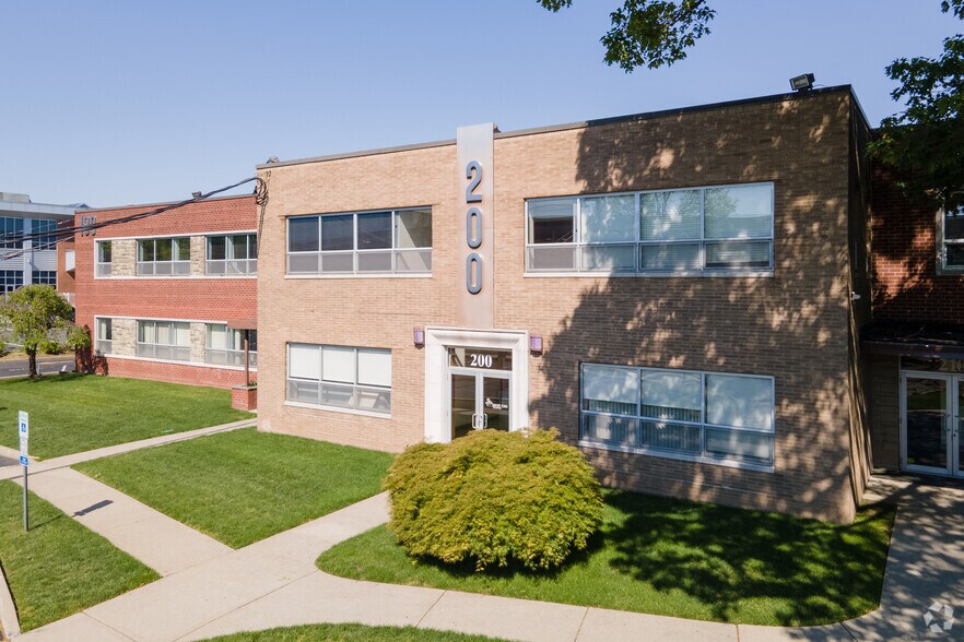 190-210 Sylvan Ave, Englewood Cliffs, NJ à louer - Photo de l’immeuble – Image 3 sur 6