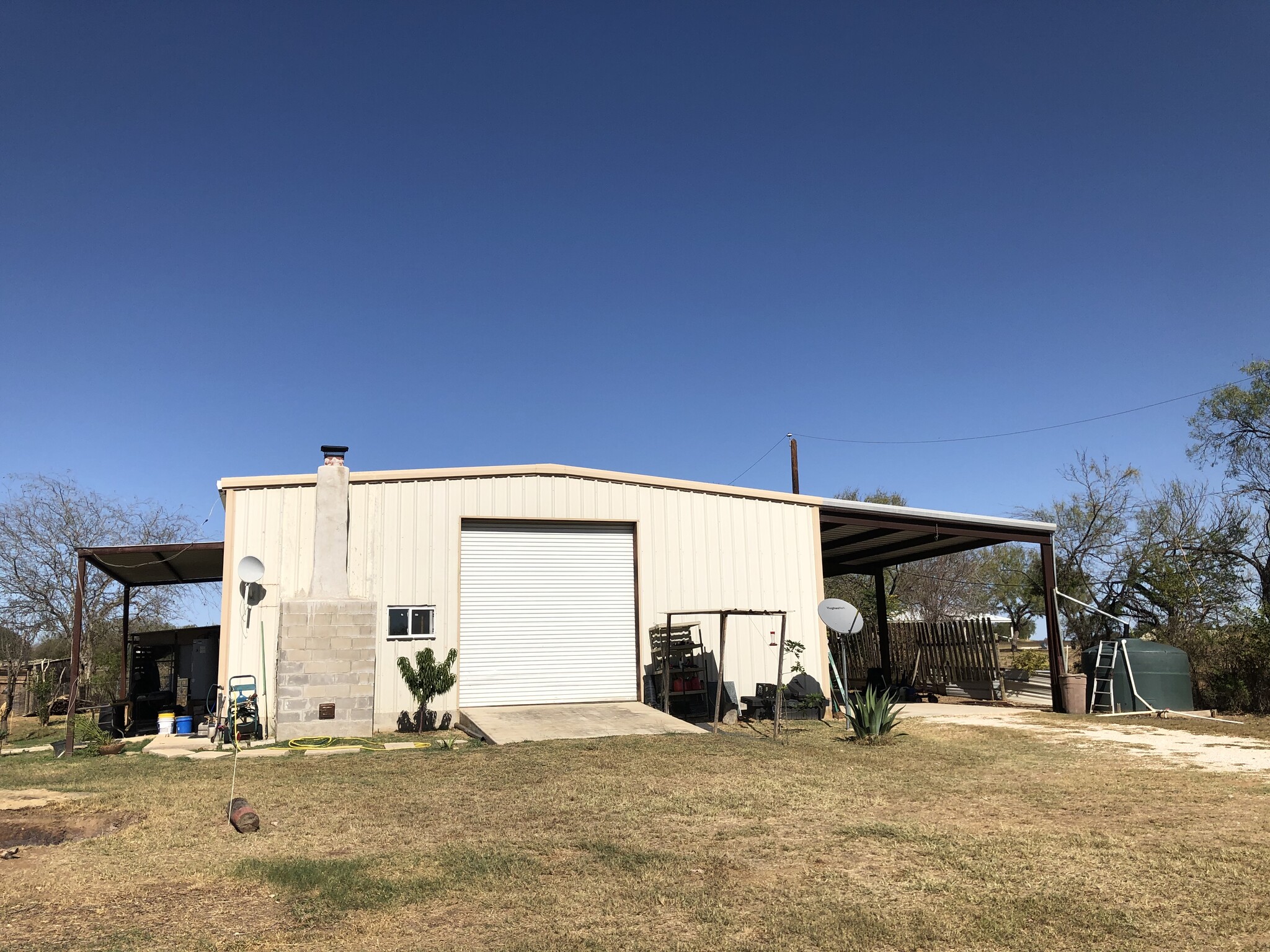 20035 Fm 3175, Lytle, TX à louer Photo principale– Image 1 sur 32