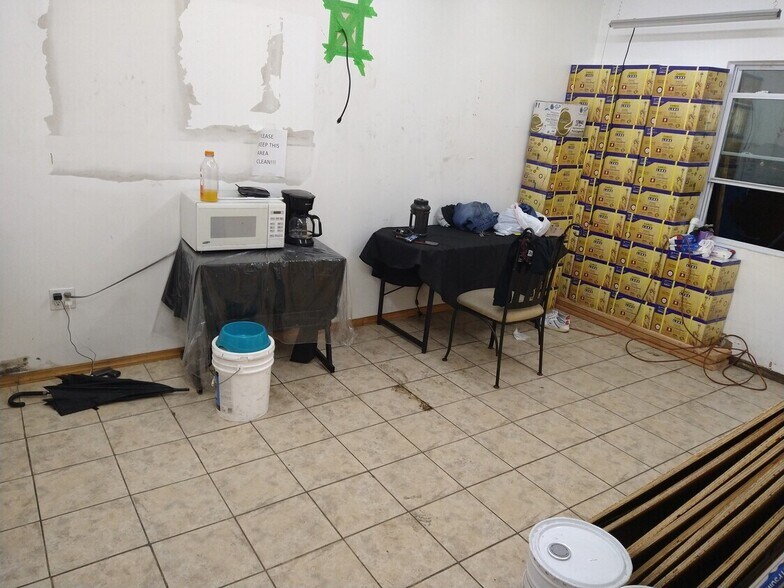 298 Junius St, Brooklyn, NY à louer - Photo de l’immeuble – Image 3 sur 3