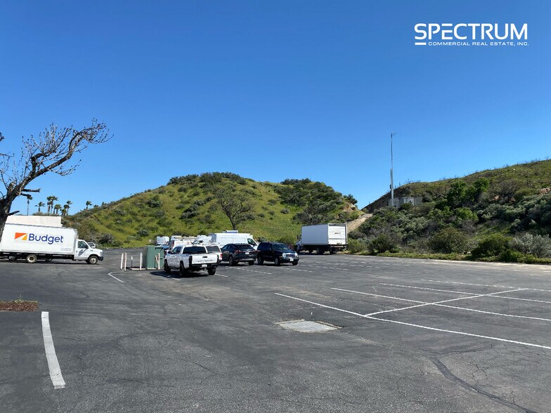 22820-22830 Soledad Canyon Rd, Santa Clarita, CA à louer - Photo de l’immeuble – Image 3 sur 5